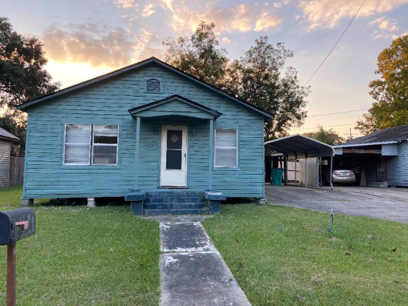 House for rent at 1120 S Railroad, Opelousas, LA 70570