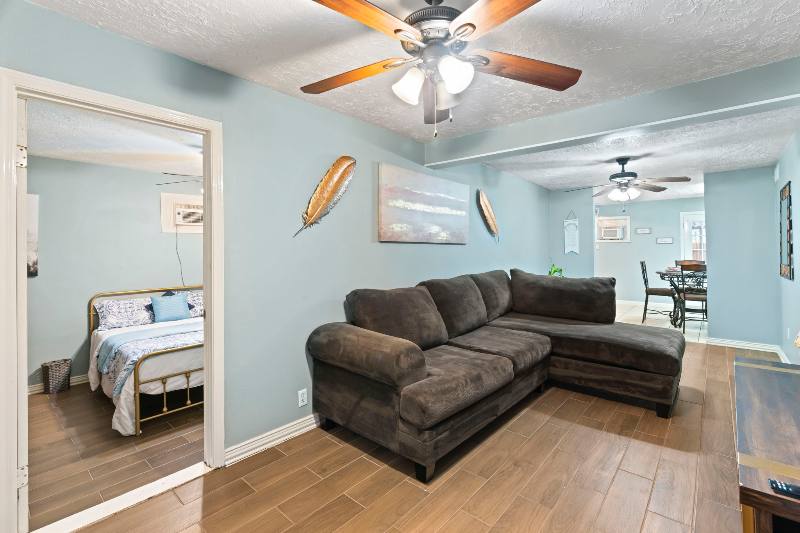 Apartment for rent at 305 Fresa Rd, Pasadena, TX 77502