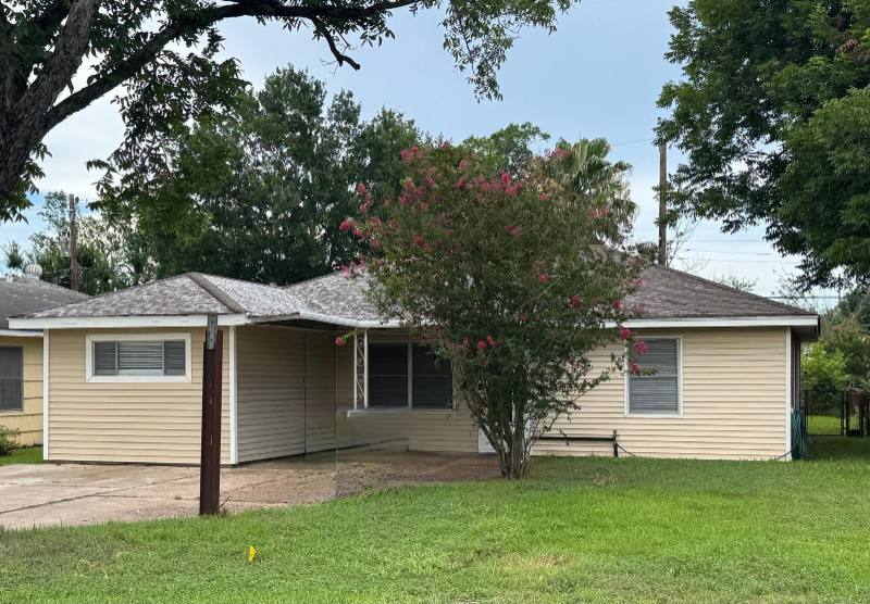 House for rent at 2318 Reinerman St, Houston, TX 77007