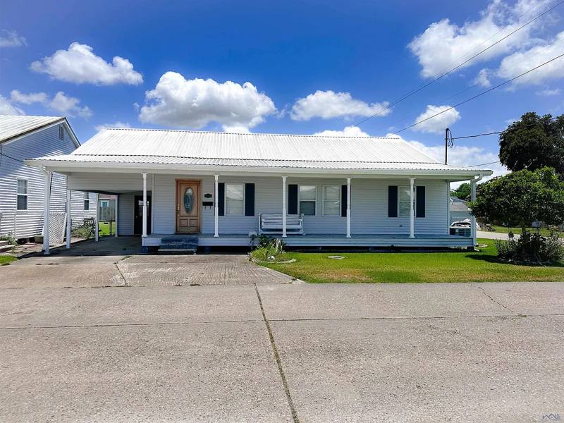 House for rent at 129 Grace St, Houma, LA 70360