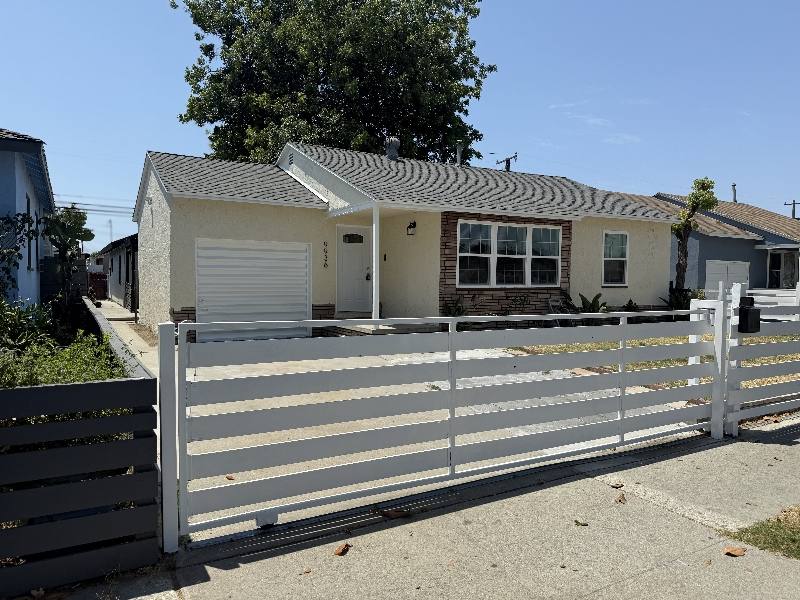 Apartment for rent at 9936 Rosecrans Ave, Bellflower, CA 90706