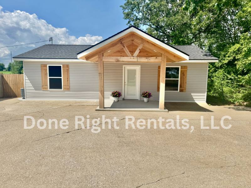 House for rent at 390 E Noel Dr, Cadiz, KY 42211