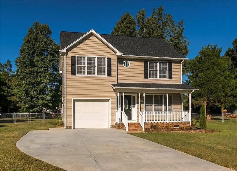 House for rent at 824 Lockesley Lane, Burlington, NC 27217