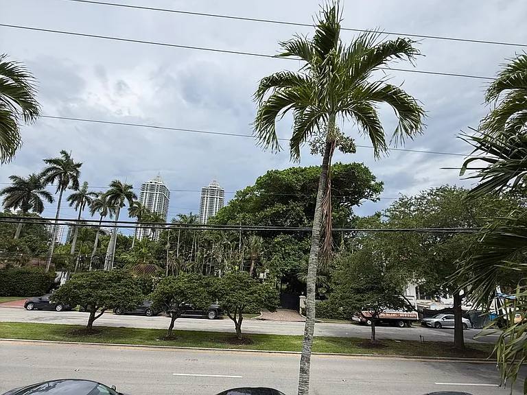 Apartment for rent at 4730 Pine Tree Dr, Miami Beach, FL 33140