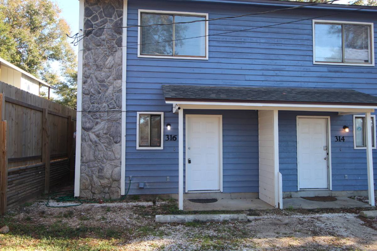 Townhouse for rent at 316 Teakwood Circle, Pensacola, FL 32506
