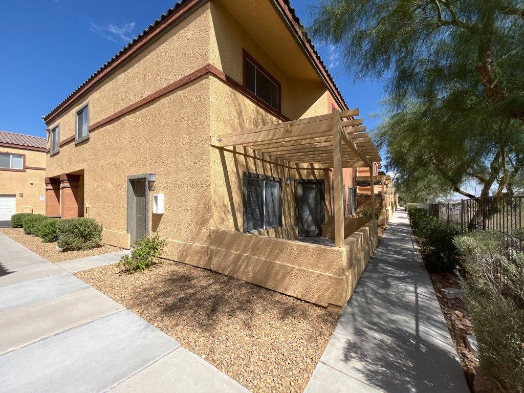 Townhouse for rent at 4915 E Russell Rd #132 Bldg15, Las Vegas, NV 89120