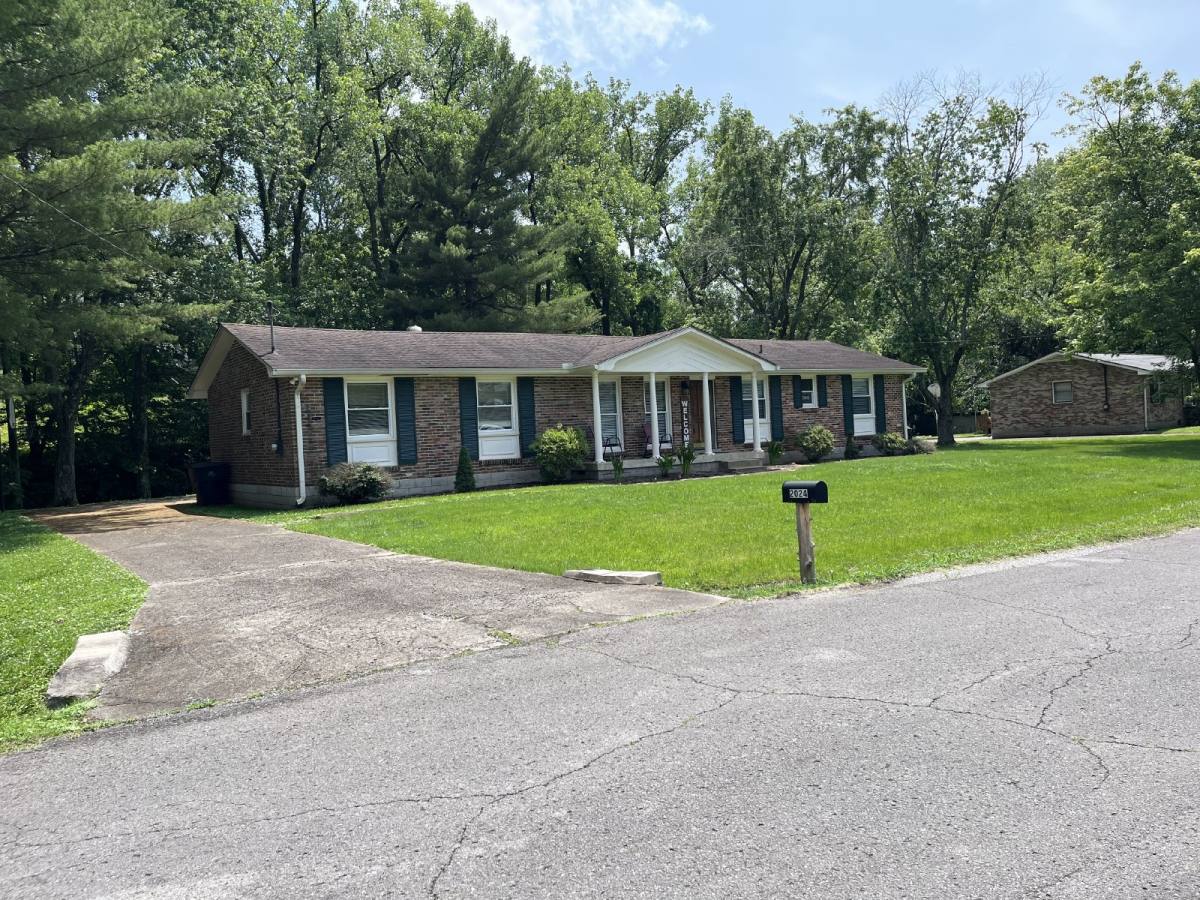 2024 Forrest Green Dr, Nashville, TN 37216