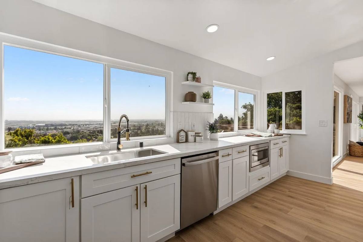 House for rent at 141 Hillcrest Rd, San Carlos, CA 94070