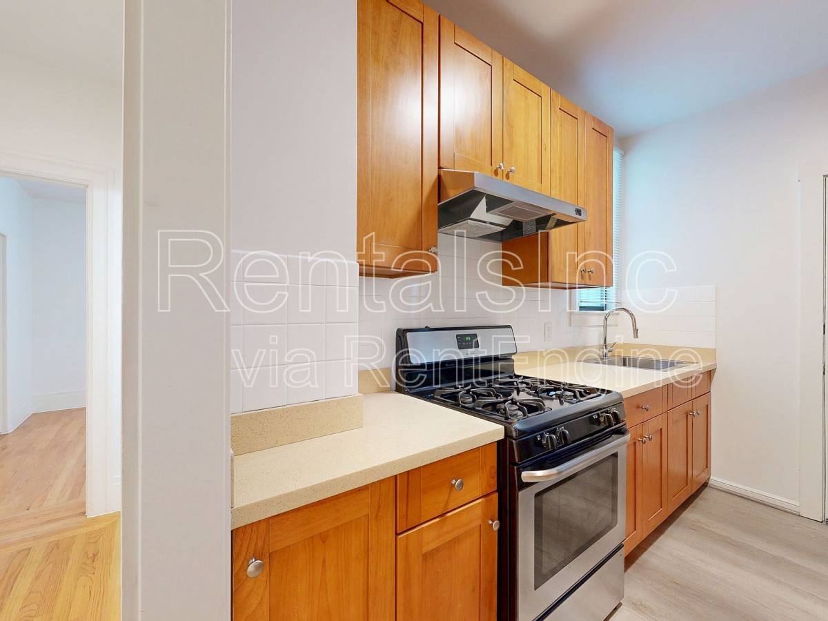 Apartment for rent at 1335 Washington St #2, San Francisco, CA 94109