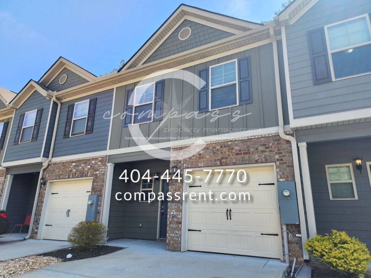 Townhouse for rent at 6048 Oak Bend Court, Riverdale, GA 30296