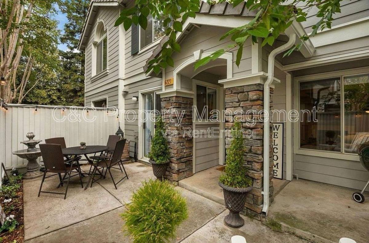 Townhouse for rent at 6221 Barb Werner Lane, San Jose, CA 95119