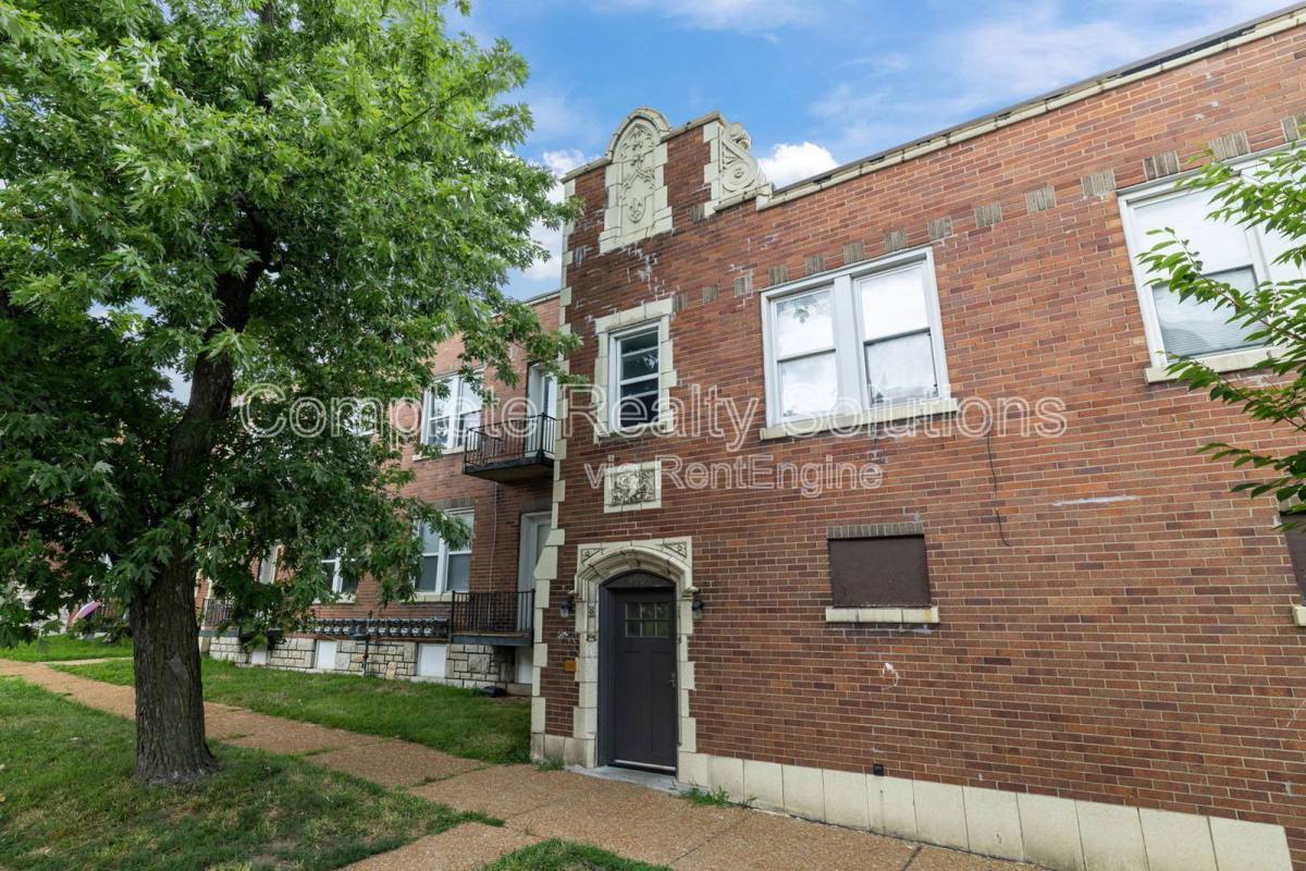 Apartment for rent at 4905 Winona Ave #2W, Saint Louis, MO 63109
