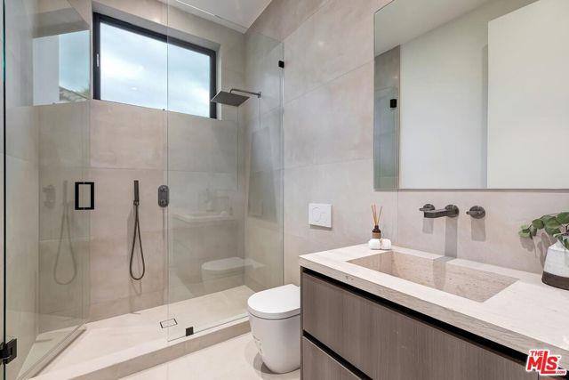 House for rent at 352 Crescent Dr, Beverly Hills, CA 90212