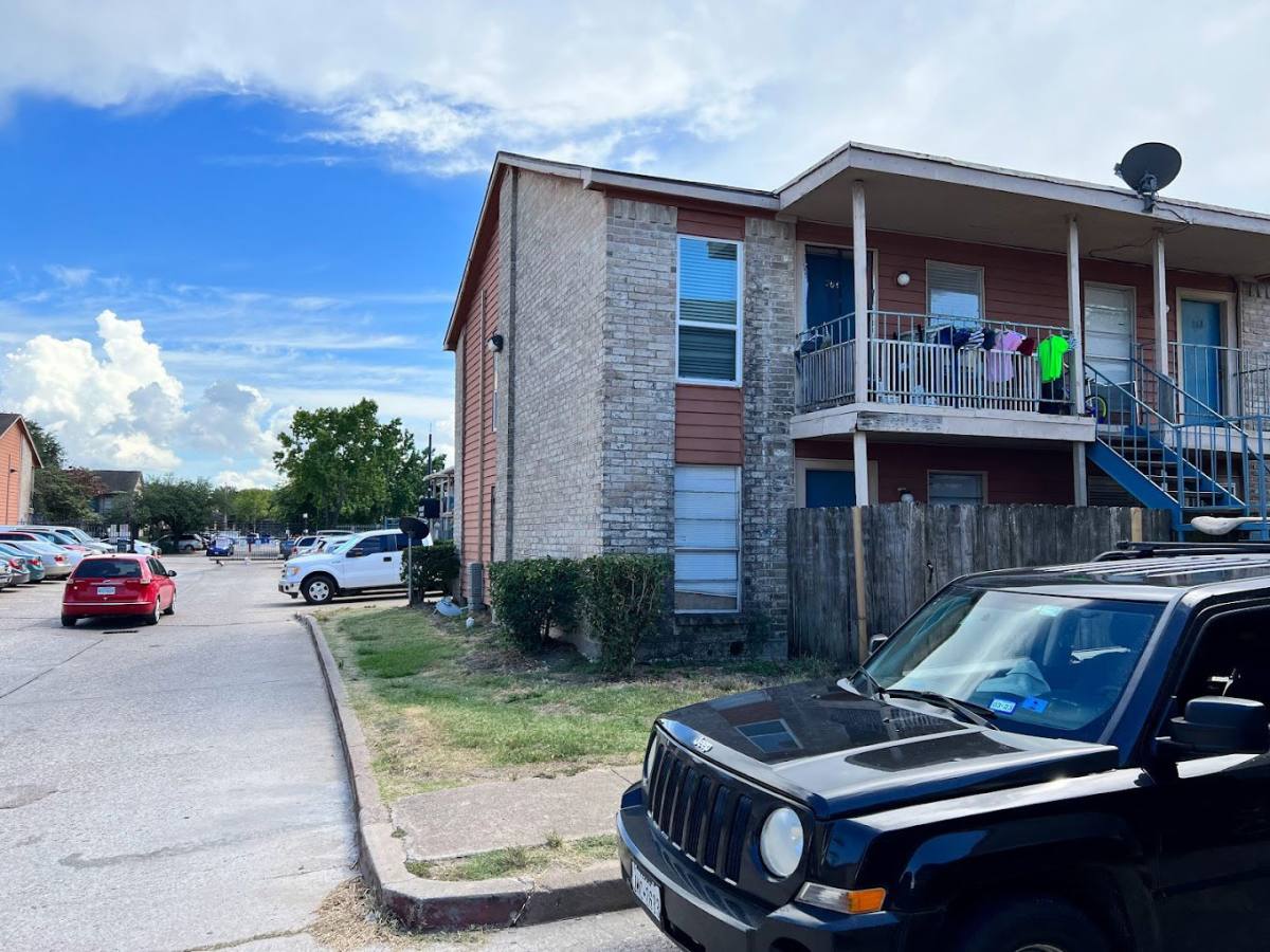 Apartment for rent at 6300 Ranchester Dr, Houston, TX 77036
