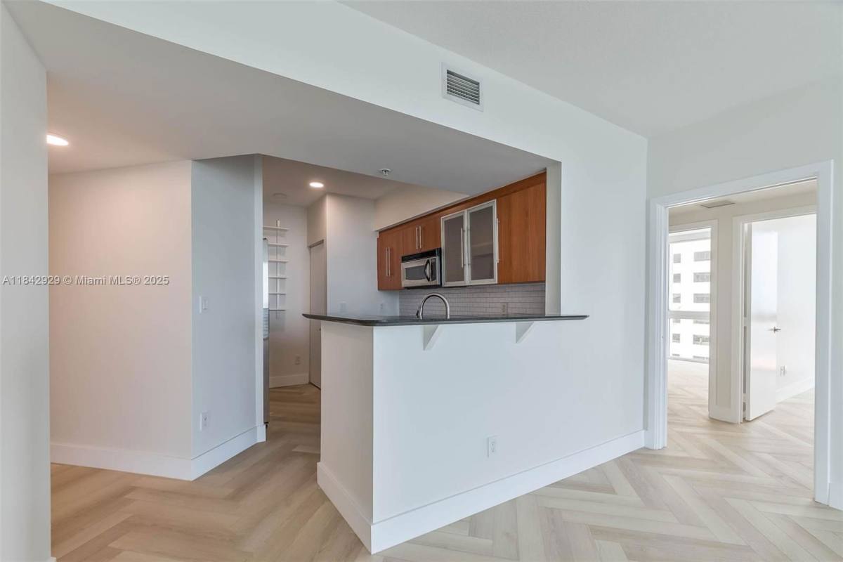 Condo for rent at 335 S Biscayne Blvd, Miami, FL 33131