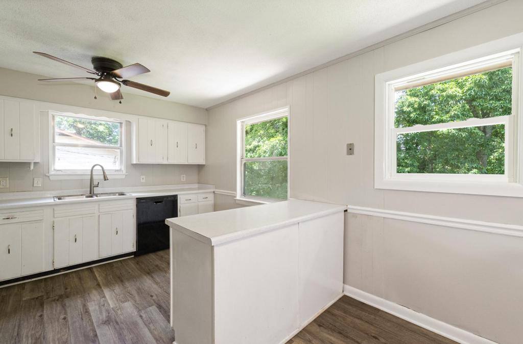 House for rent at 220 Rolling Ridge Dr, Chattanooga, TN 37421