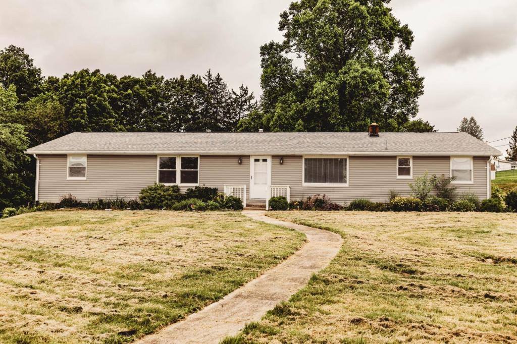 House for rent at 1330 James Circle, Zanesville, OH 43701