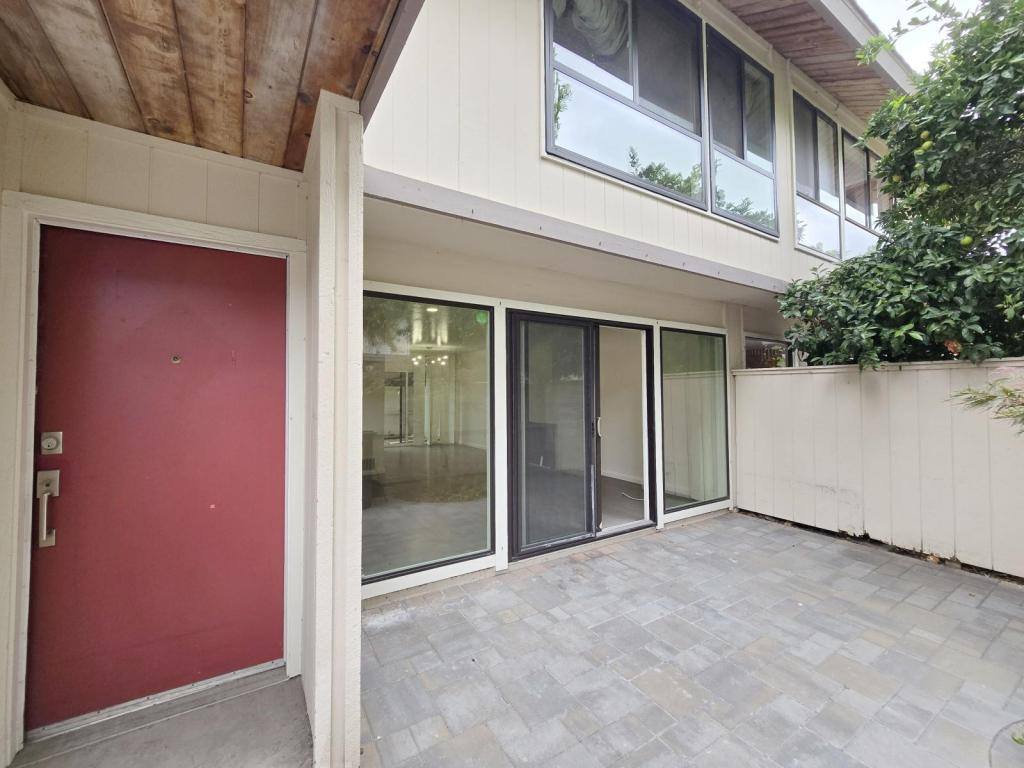 Townhouse for rent at 720 Blair Court #G, Sunnyvale, CA 94087