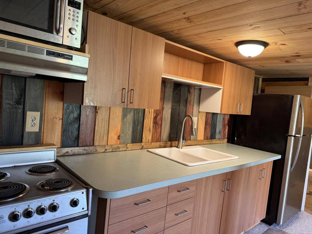 1016 1 2 Oral Lake Rd, Bridgeport, WV 26330