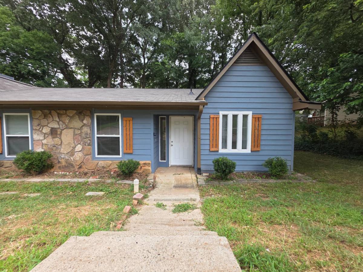 Apartment for rent at 450 Booth Circle, Marietta, GA 30069