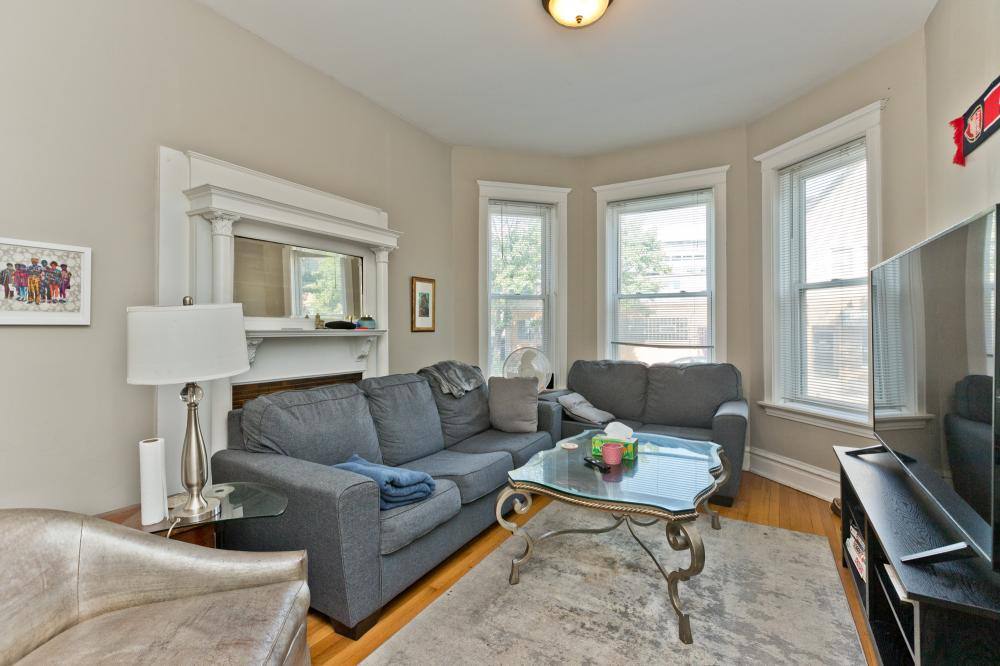 Condo for rent at 3350 N Sheffeld, Chicago, IL 60657