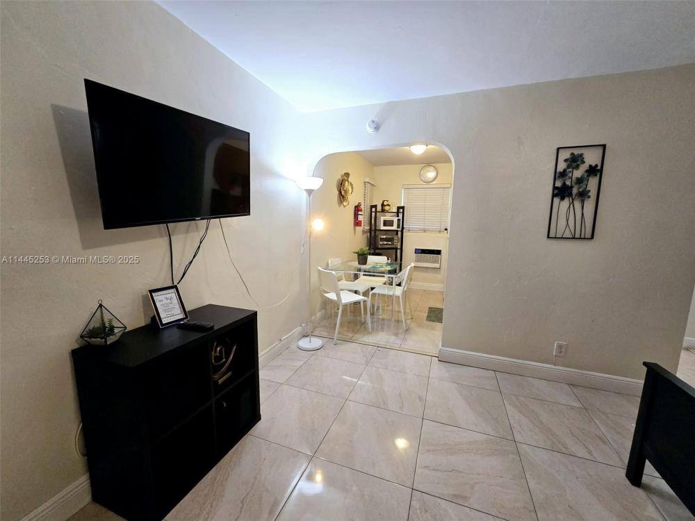 Apartment for rent at 2305 Monroe St, Hollywood, FL 33020