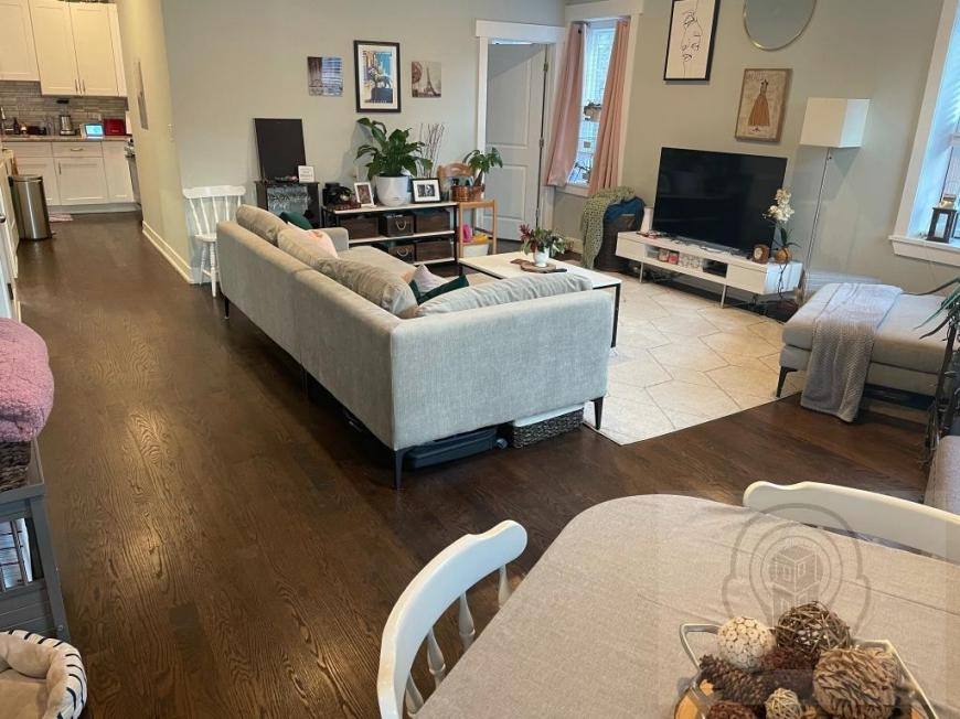 Apartment for rent at 3937 N Lincoln Ave #2F, Chicago, IL 60613