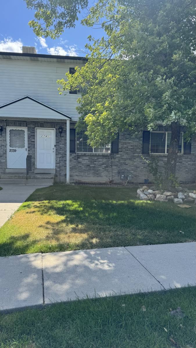 Townhouse for rent at 2741 S Centerbrook Dr, West Valley City, UT 84119