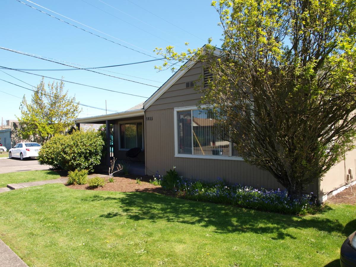 Apartment for rent at 1855 Oak, Eugene, OR 97401