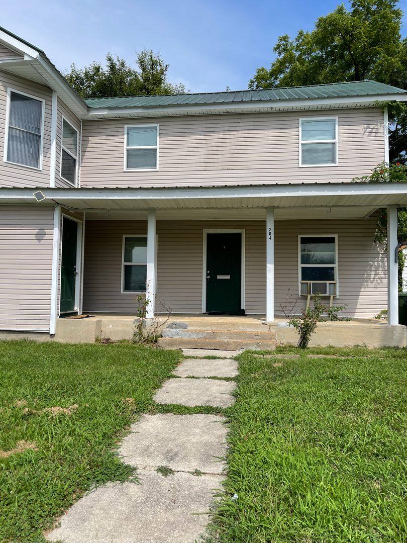 Apartment for rent at 204 N Olive St, Rolla, MO 65401