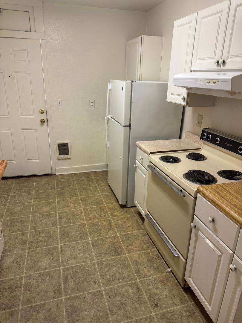 Apartment for rent at 246 S Main St, Toledo, OR 97391