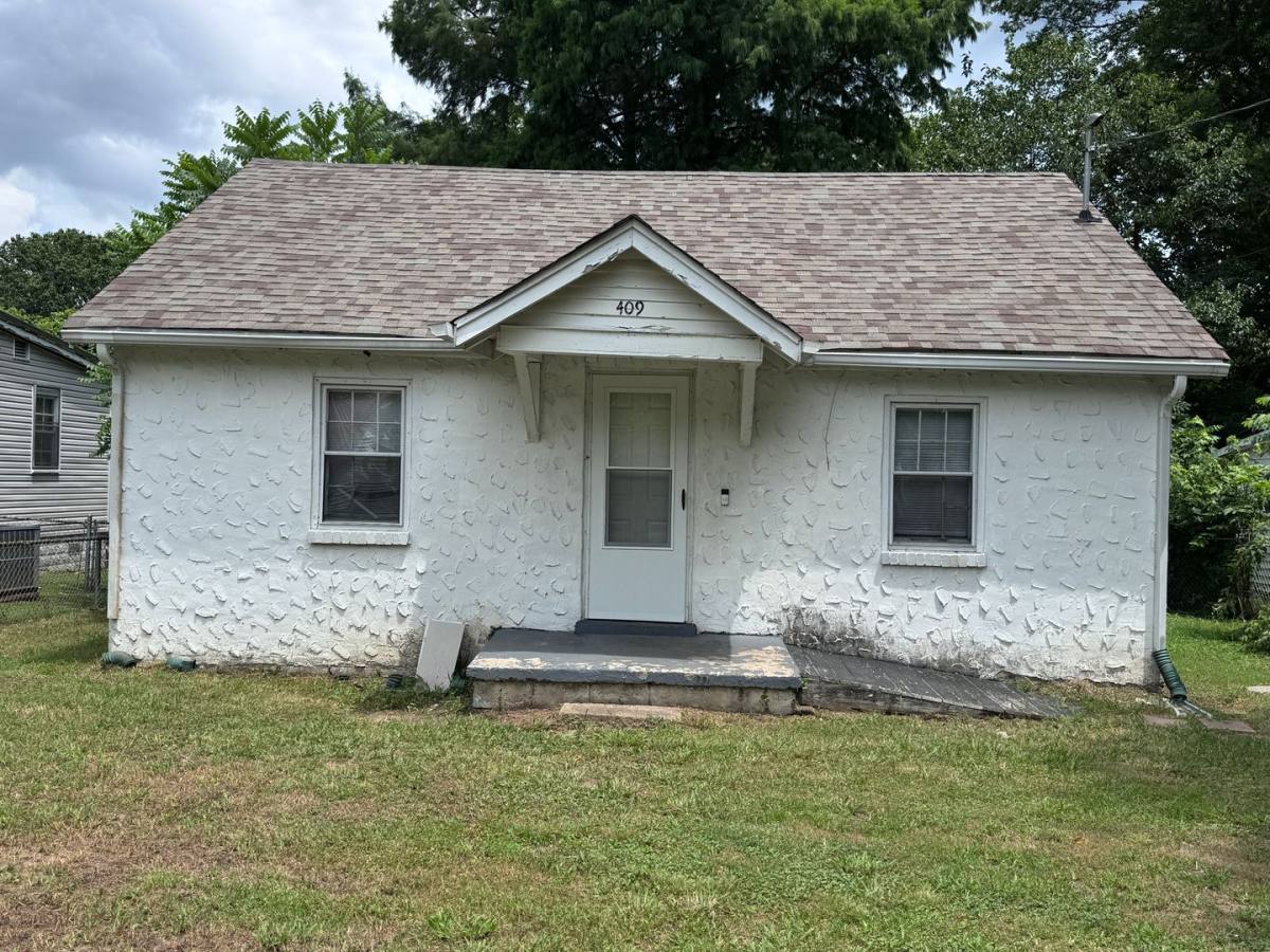 House for rent at 409 E 17th St, Columbia, TN 38401