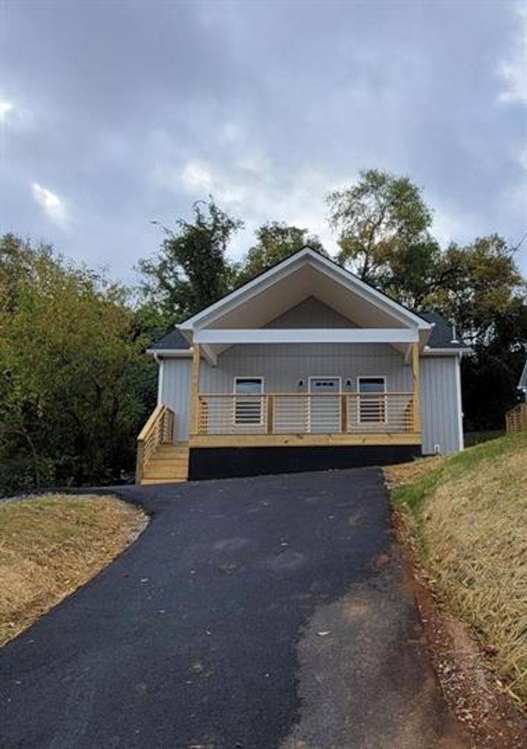 House for rent at 1744 Reynolds St, Knoxville, TN 37921
