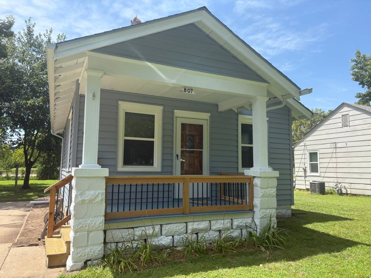 House for rent at 807 S Poplar, Wichita, KS 67211