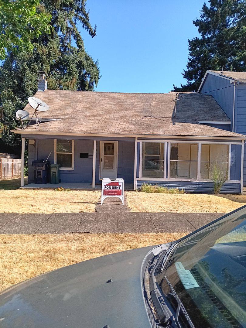 Townhouse for rent at 368 B Clay St W, Monmouth, OR 97361
