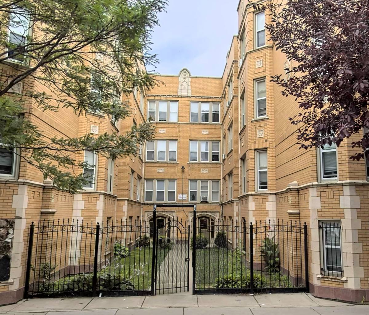 Apartment for rent at 5400-08 W Madison 8-14 N Long, Chicago, IL 60644