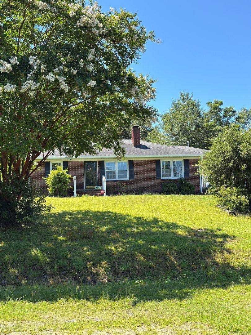 1009 W Sewell St, Pageland, SC 29728