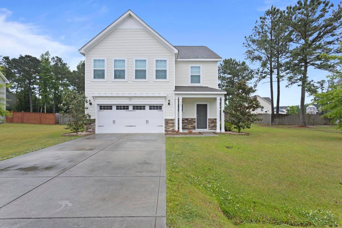 House for rent at 305 Vilas Way S, Jacksonville, NC 28546