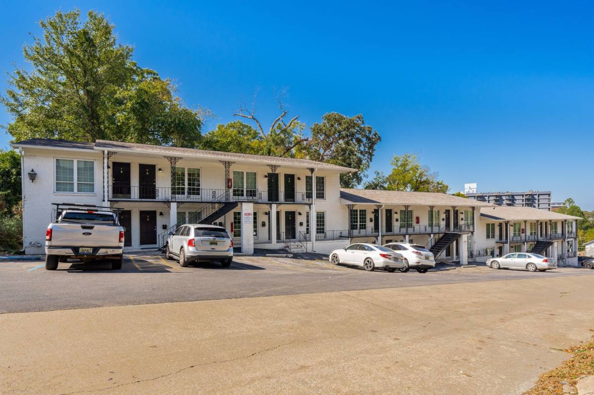 Apartment for rent at 2724 Niazuma Ave S, Birmingham, AL 35205