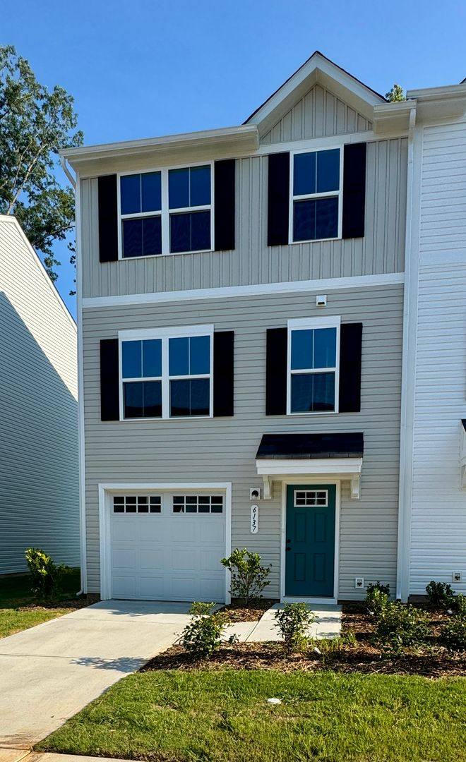 Townhouse for rent at 6137 Carrick Bend Court, Charlotte, NC 28269