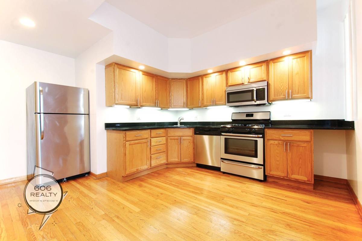 Apartment for rent at 2722 N Kimball, Chicago, IL 60647