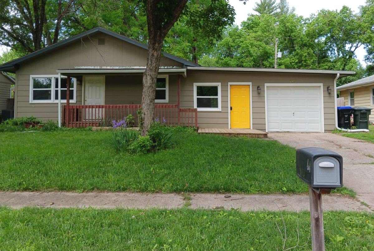 House for rent at 2613 SW James St, Topeka, KS 66614