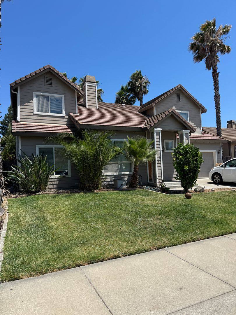 House for rent at 1350 Ingrid Dr, Dixon, CA 95620