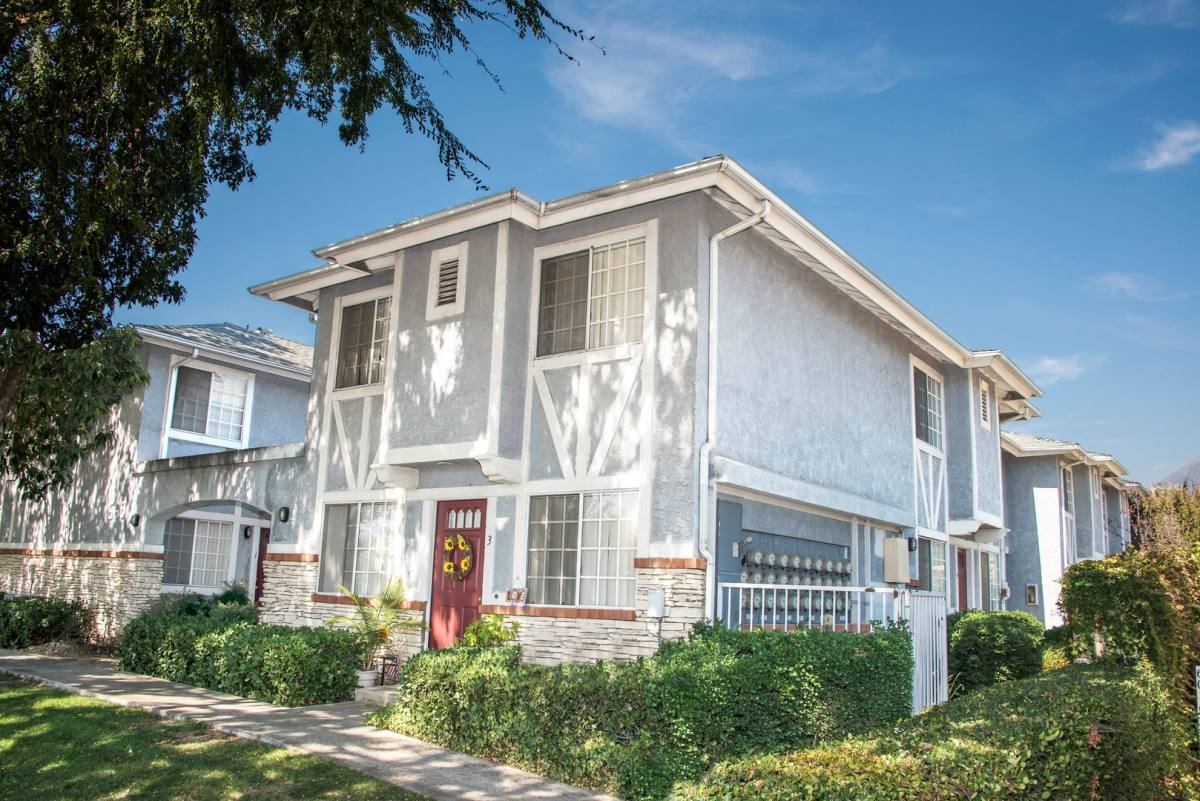 Apartment for rent at 569 E 11th St, Upland, CA 91786
