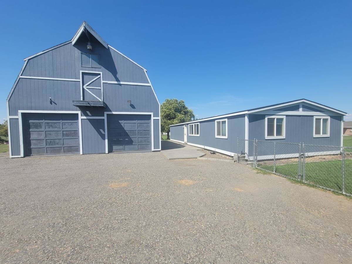 House for rent at 218420 E 59th Ave, Kennewick, WA 99337