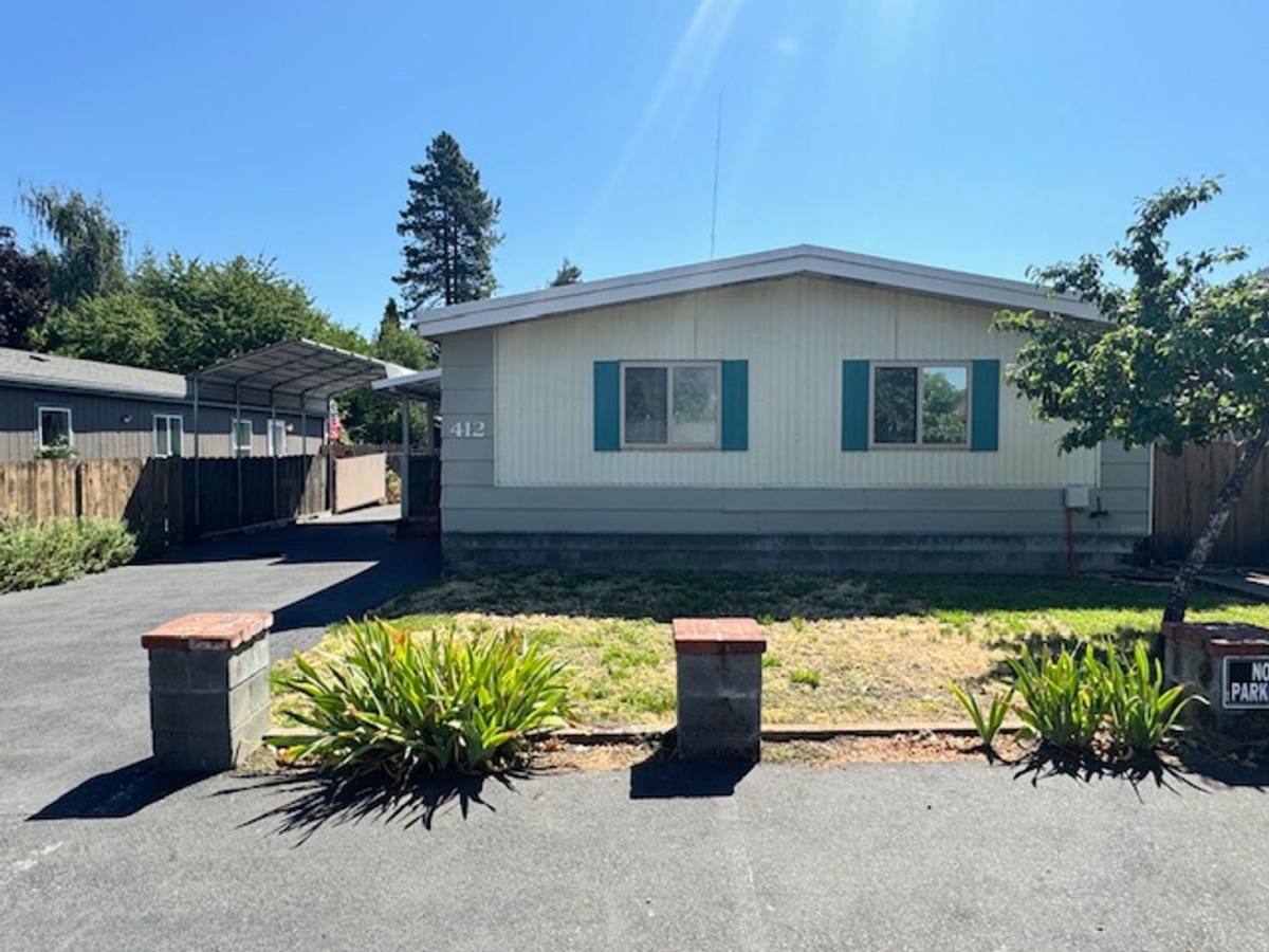 Apartment for rent at 412 Oak St, Rogue River, OR 97537