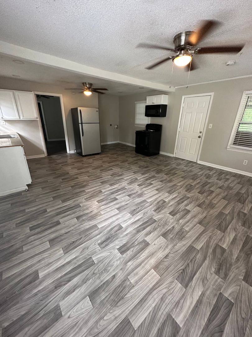 Apartment for rent at 1019 S Church St, Gastonia, NC 28054