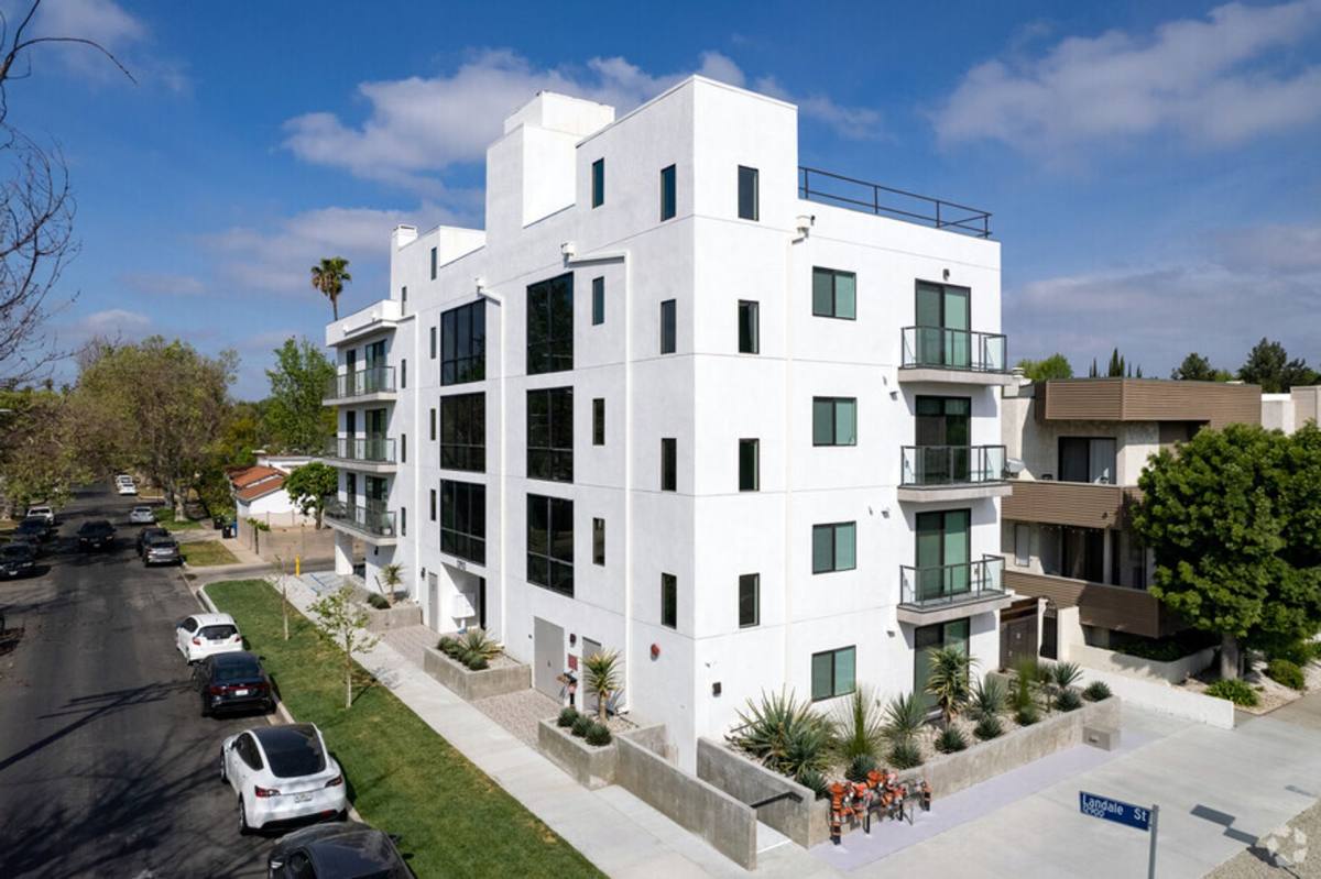 Apartment for rent at 12905 Landale St, Studio City, CA 91604