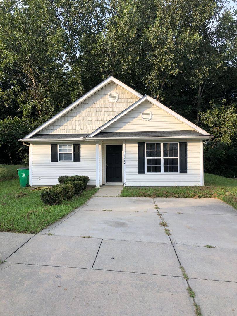 House for rent at 5522 Stone Bluff Court, Charlotte, NC 28214