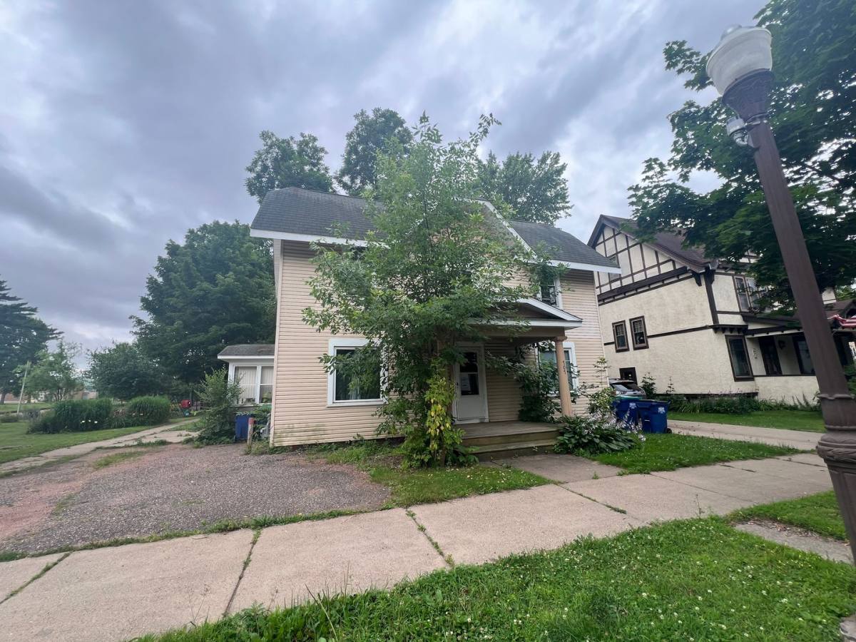 Apartment for rent at 707 Franklin Ave, Wausau, WI 54403